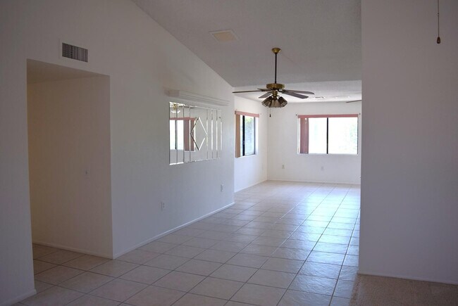 Building Photo - 12411 W Foxfire Dr