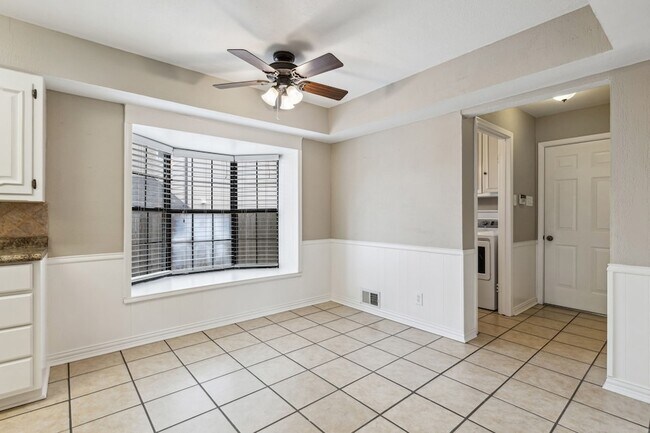 Building Photo - 9611 Meadowhill Dr