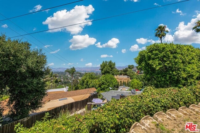 Building Photo - 3601 Berry Dr