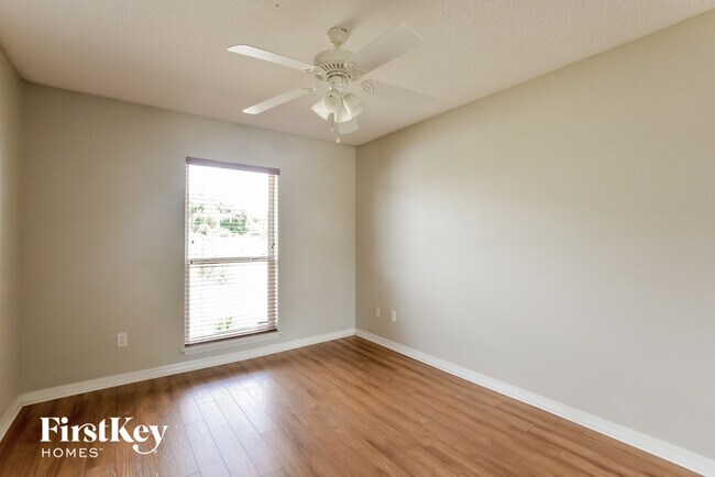 Building Photo - 1393 Pine Song Dr