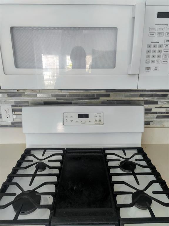 Building Photo - 3045 Lazlo Ln