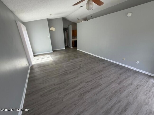 Building Photo - 5061 Knightsbridge Cir N