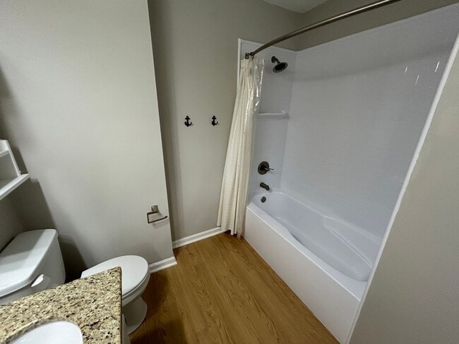 Building Photo - Wonderful 4 bed, 2.5 bath Single Family Ho...