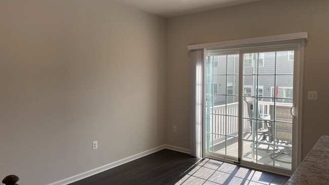 Building Photo - 3-Level Townhouse in Stafford