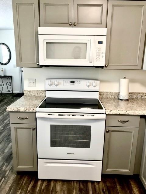 Building Photo - 115 15th Ave