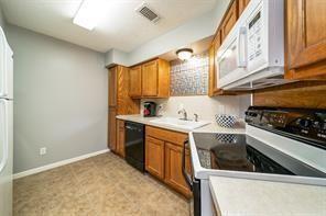 Building Photo - 12755 Mill Ridge Dr