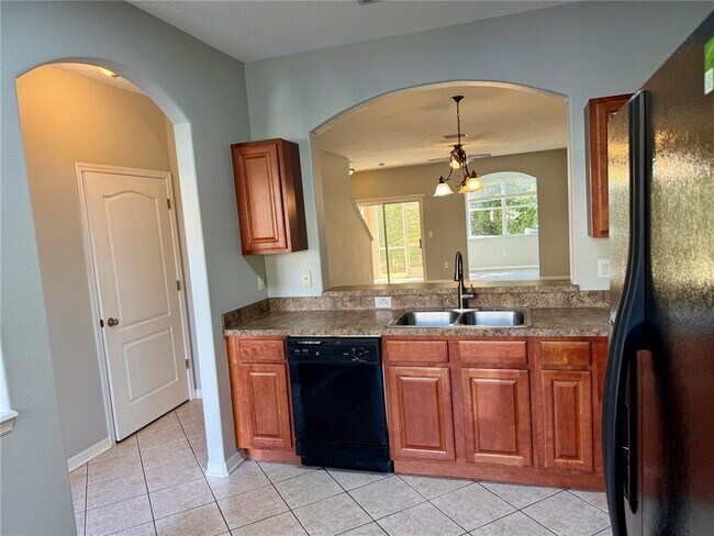 Building Photo - 1040 Sleepy Oak Dr