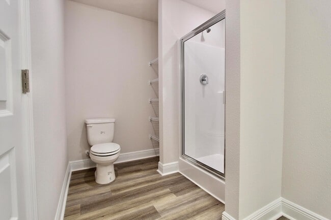 Building Photo - 323 Callie Dr