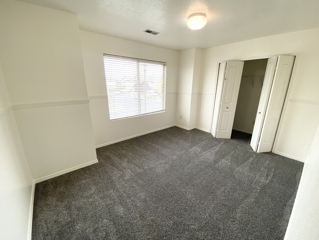Building Photo - 1243 W 520 S