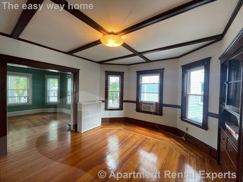 Building Photo - 4 Ossipee Rd
