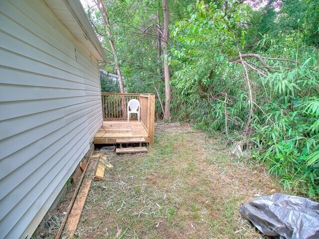 Building Photo - Spacious 1 Bedroom 1 Bath Home With Large ...