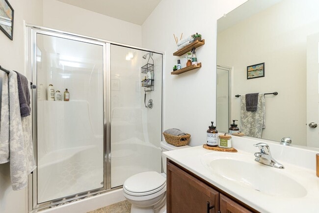 Building Photo - Gorgeous and Modern Home Available