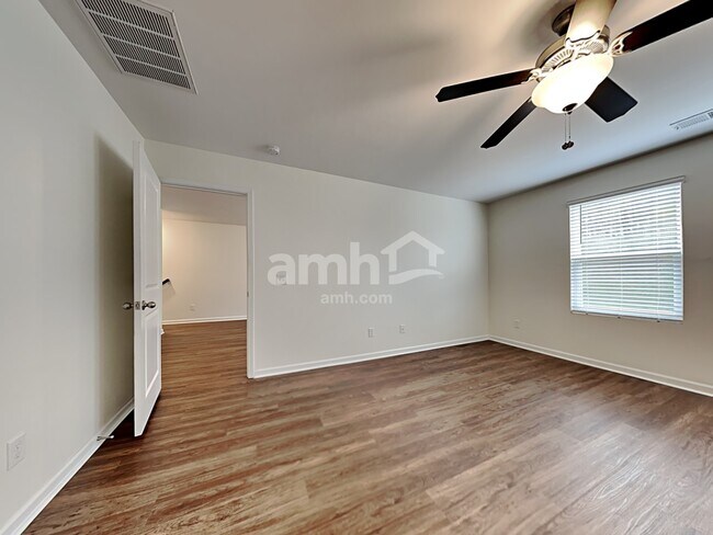 Building Photo - 119 Orion Way