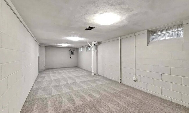 Building Photo - 3476 Carrmunn Ave