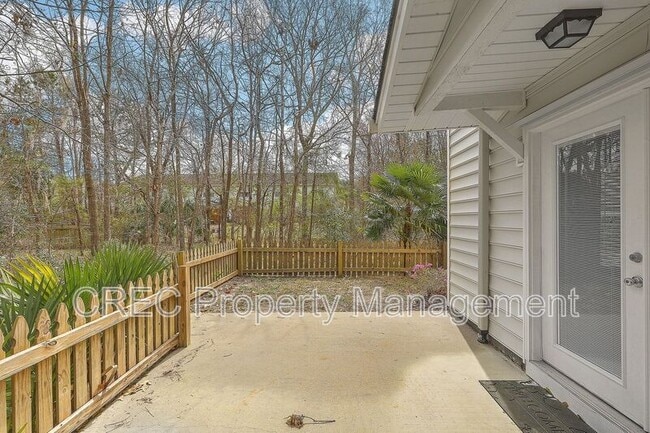 Building Photo - 2882 Mackenzie Ct