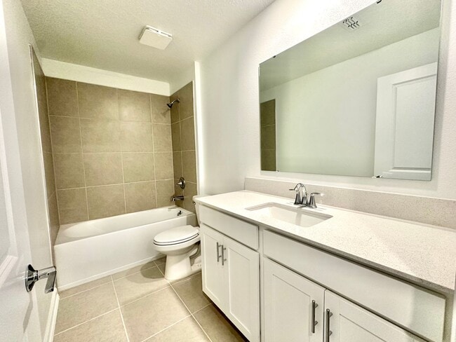 Building Photo - Modern Comfort Meets Community Living in K...