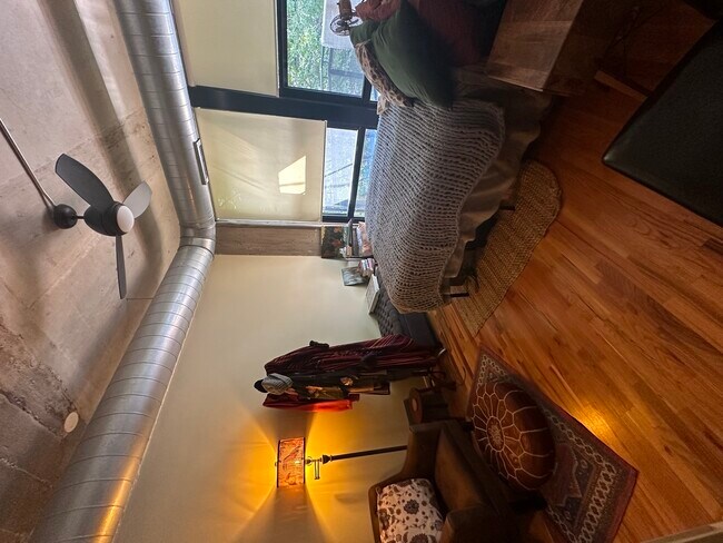 Building Photo - 1151 W 14th Pl