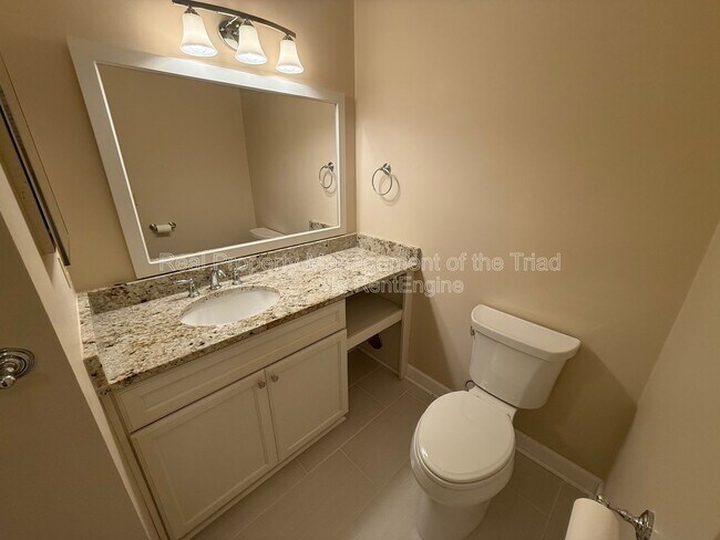 Building Photo - 230 Oakwood Ct