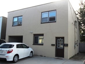 Building Photo - 109 S 15th St