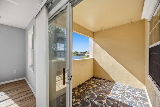 Building Photo - 2950 Viscaya Pl