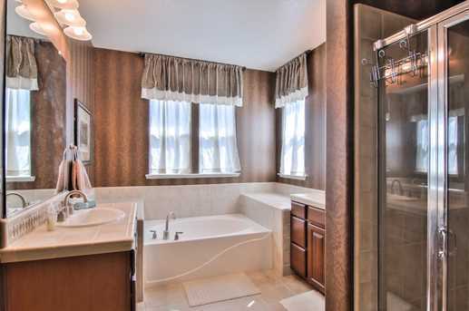 Building Photo - Stunning (Formal Model) 3/3 w/Huge Loft!  Please read entire ad before requesting a viewing!!