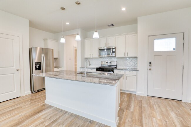 Building Photo - 3022 La Latina Dr