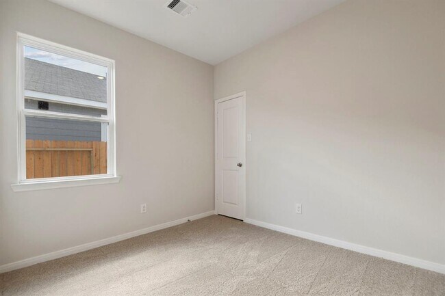 Building Photo - 16434 Blossom Grv Dr