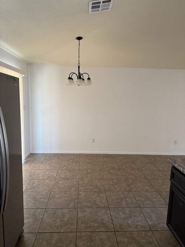 Building Photo - Solar Home for Rent