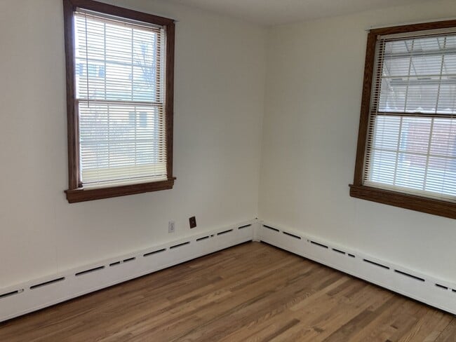 Building Photo - 705 Fallon Ave