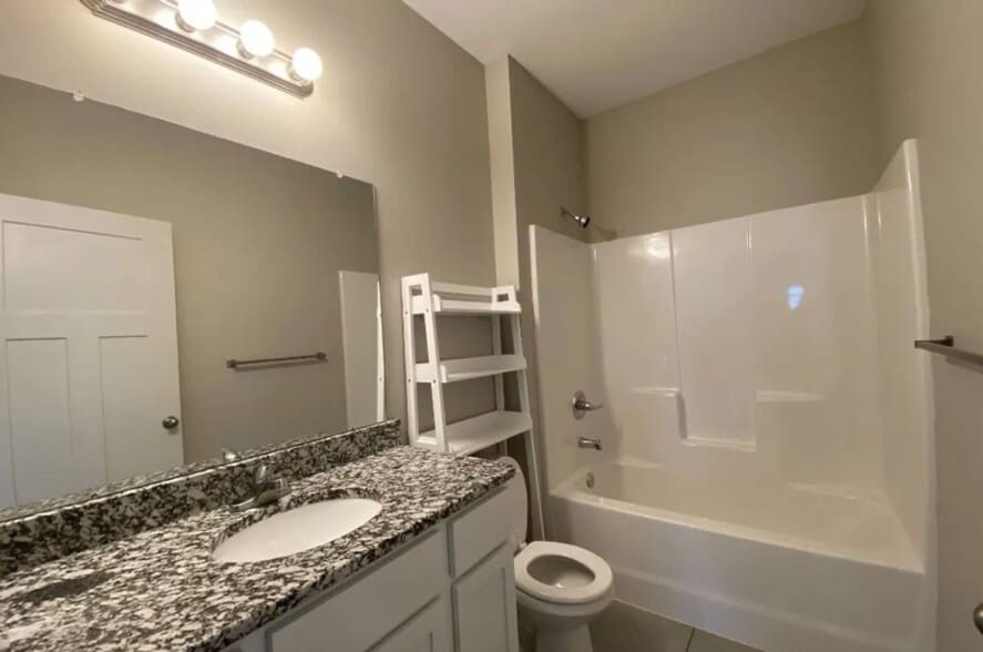 Building Photo - 8160 E 34th Ct S