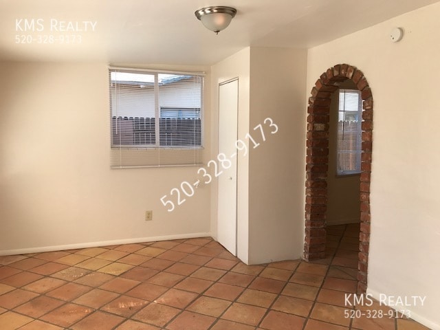 Building Photo - 625 N Desert Ave