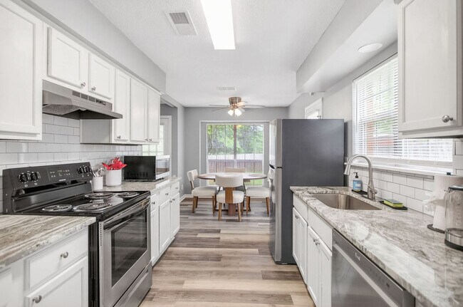 Building Photo - 2420 Haddington Rd