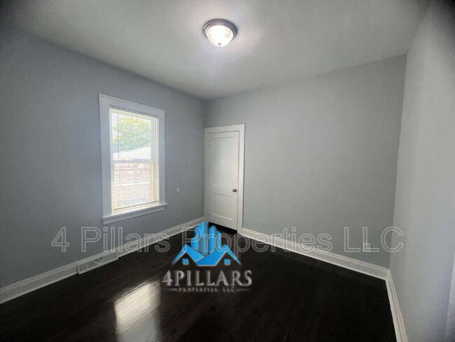 Building Photo - 906 177th Pl