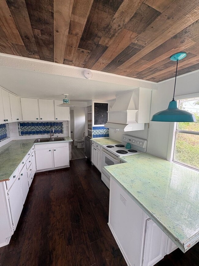Building Photo - Buena Vista Mobile Home Park