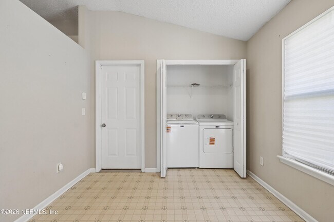 Building Photo - 3422 Brahma Bull Ct