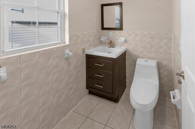 Building Photo - 139 Inslee Pl