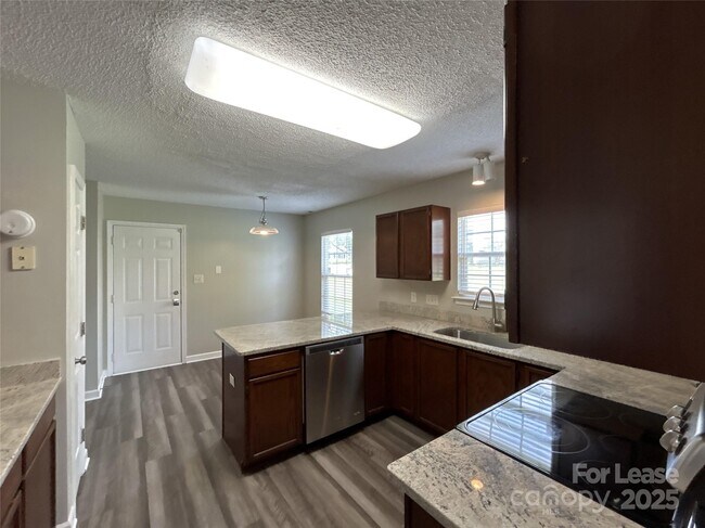 Building Photo - 3006 Longspur Dr