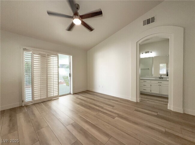 Building Photo - 1738 Navarre Ln