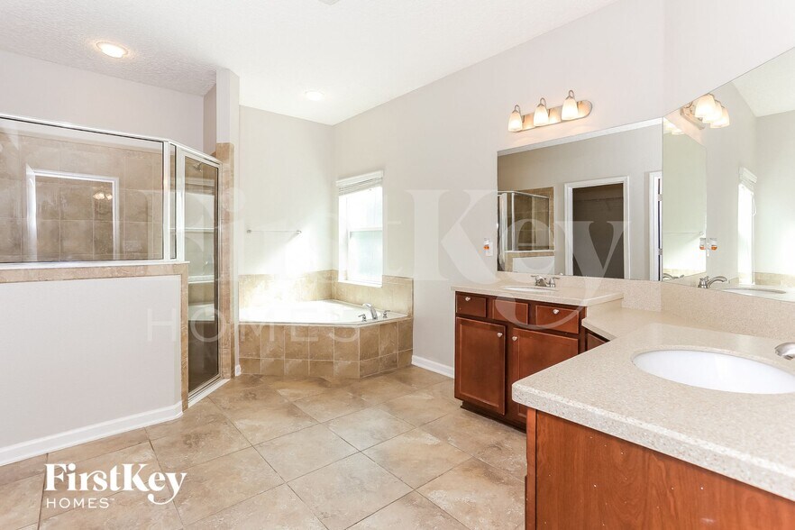 Building Photo - 16240 Dowing Creek Dr