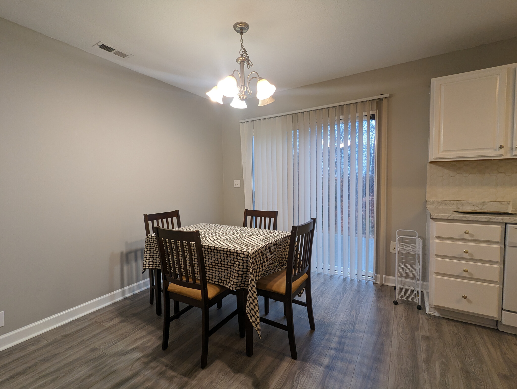 Building Photo - Room in House on Brian William Rd