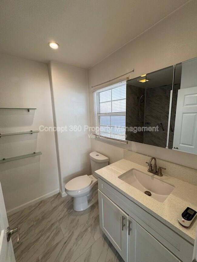 Building Photo - 3211 Park Ln