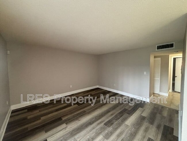 Building Photo - 4703 S Texas Ave