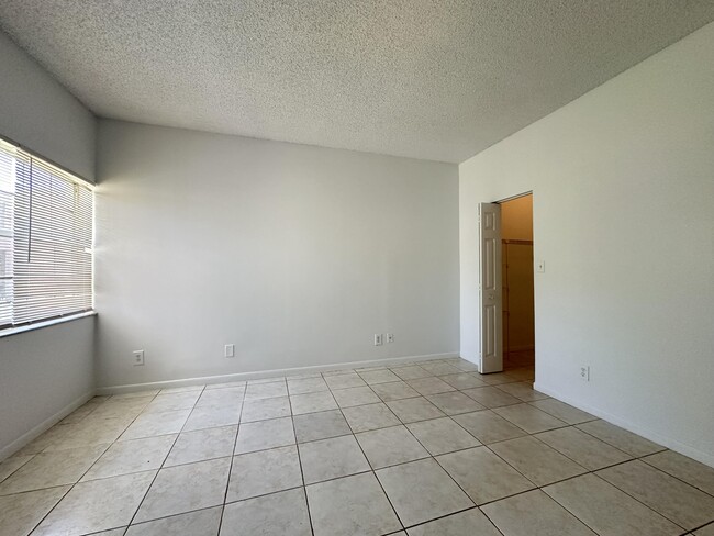 Building Photo - 891 Cypress Park Way