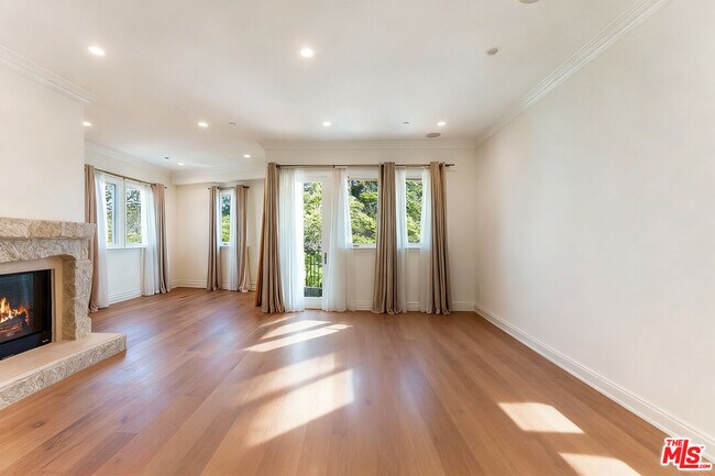 Building Photo - 363 S Saltair Ave