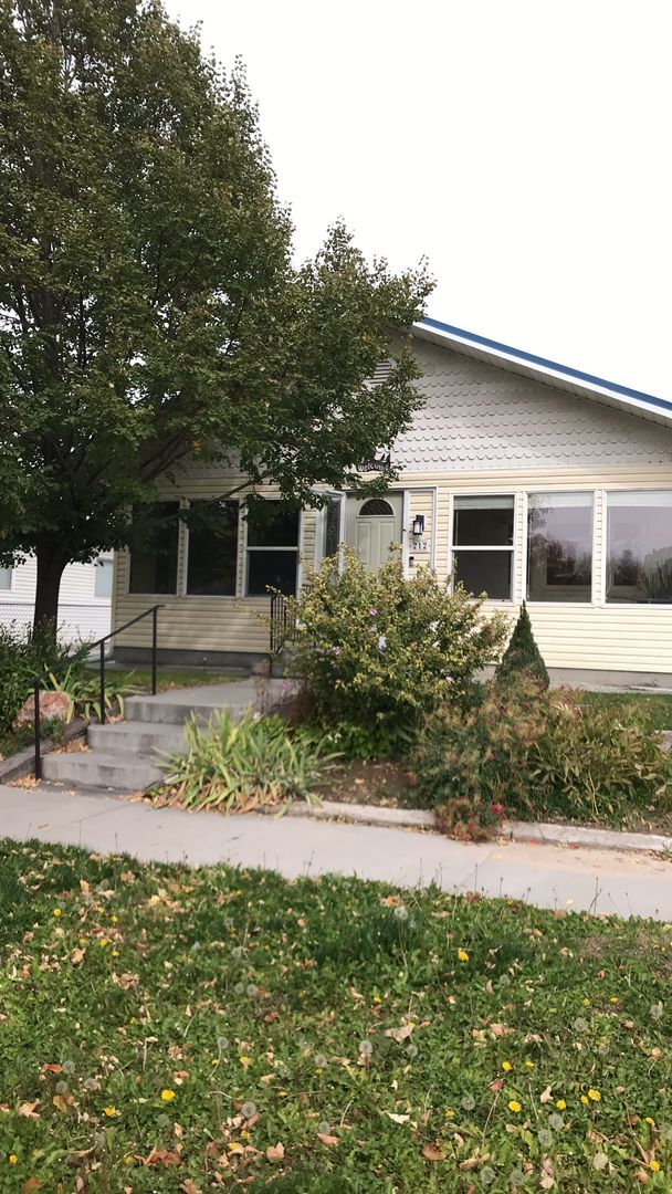 Primary Photo - 212 N 6th Ave