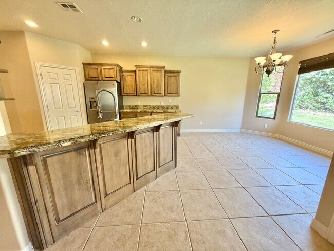 Building Photo - 2176 N Gunsight Dr