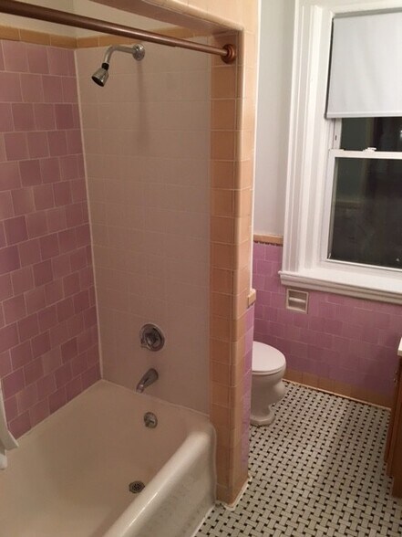 Building Photo - 2045 Commonwealth Ave