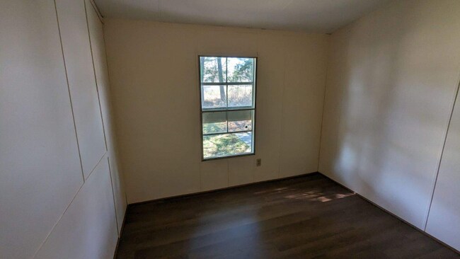 Building Photo - 9 Boulder Dr