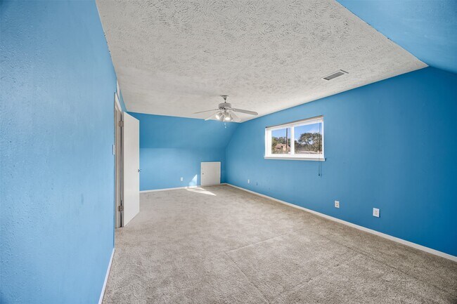 Building Photo - 21422 Park Willow Dr