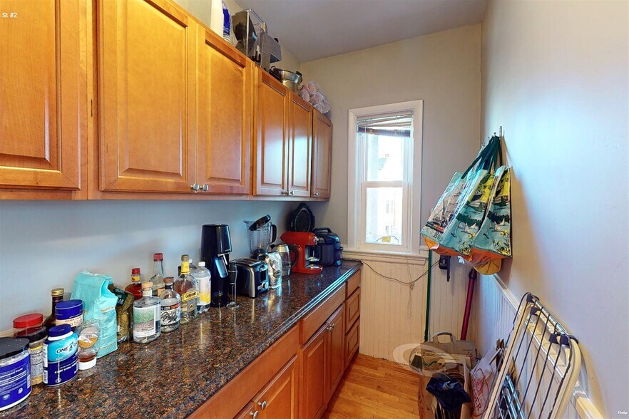 Building Photo - 24 Tufts St